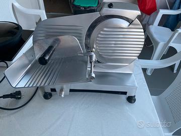 Affettatrice ESSEDUE modello 220