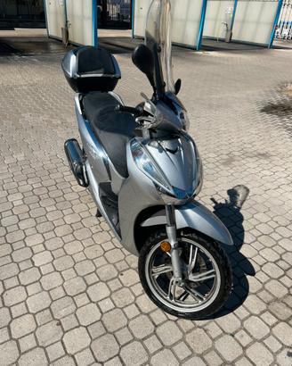 SH 300 ABS 2017
