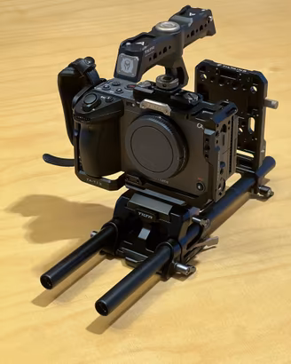SONY FX3 + TILTA CAGE + x2 CF EXPRESS 80GB CARDS