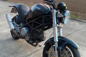 Ducati Monster 620 Dark anno 2004