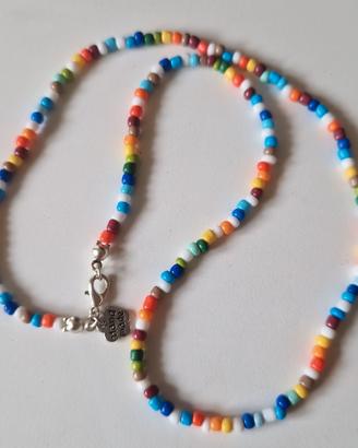 Collana da uomo di perline colorate