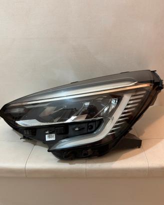 Faro Renault clio 5