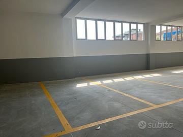 Affittasi postiauto coperti Collegno Viale Gramsci