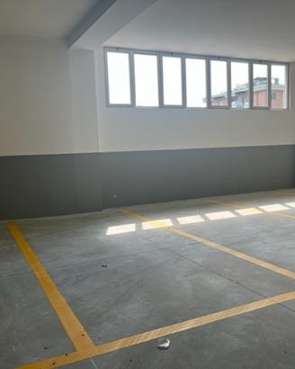 Affittasi postiauto coperti Collegno Viale Gramsci