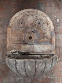 fontanella in marmo antica