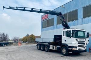 Scania G400 con gru e ribaltabile