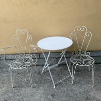 Coppia seggiole da giardino con tavolino