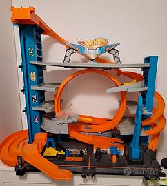 Hot Wheels ultimate garage squalo