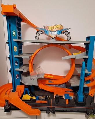 Hot Wheels ultimate garage squalo