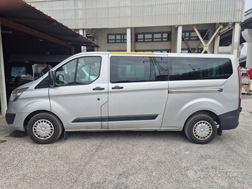 Pulmino Ford Transit 9 posti