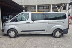 Pulmino Ford Transit 9 posti