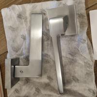 Maniglia Porta Cromo satinato con foro chiave