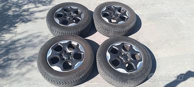 cerchi e gomme termiche Jeep 