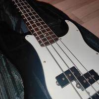 Basso elettrico e amplificatore 