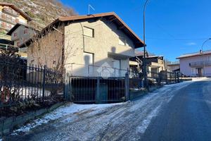 VILLA SINGOLA A CORTENO GOLGI