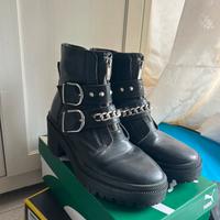 Stivaletti stradivarius nr. 40