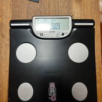 Bilancia bioimpedenziometrica