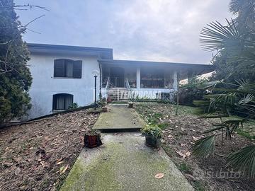 Casa indipendente libera su quattro lati