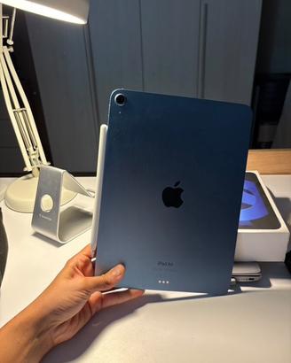 iPad Air (5th Generation) 64GB Wi-Fi nuovo