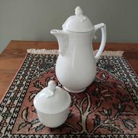 Caffettiera e zuccheriera porcellana bianca