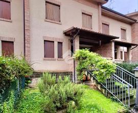 VILLA A SCHIERA A VALSAMOGGIA