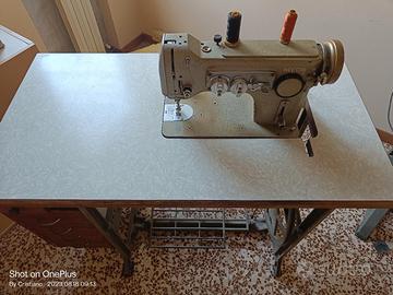 Macchina da cucire Necchi