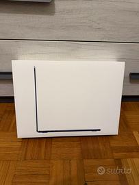 Macbook air 15” 2024 8/512gb