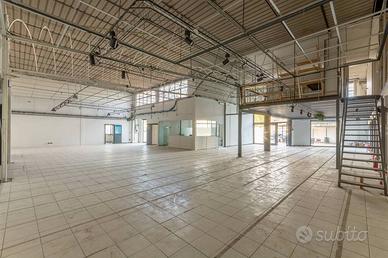 Immobile di 860 m² con 2 locali a Firenze