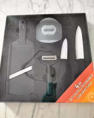 set coltelli e grattugia 