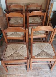 Sedie rustiche in legno con seduta in paglia
