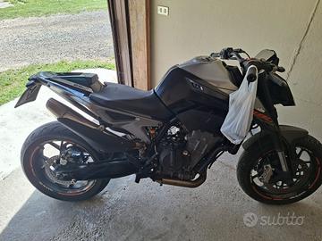 KTM Duke 790
