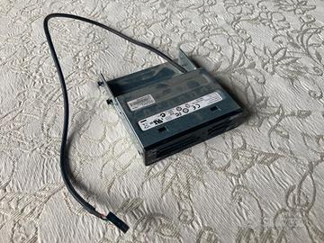 Lettore di schede di memoria per Pc Desktop.