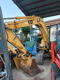 Escavatore caterpillar 8 tonnellate