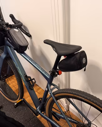Ktm gravelator accessoriata con fanali led e marsu