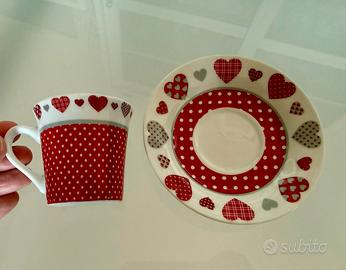 Tazzina da caffè con piattino in ceramica a cuori