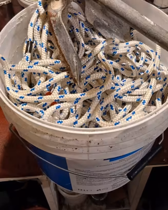 ancora è corda nautica 