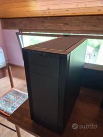 PC Asus assemblato con Monitor
