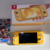 Nintendo Switch Lite Gialla e Mariokart deluxe 8