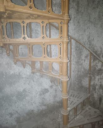 SCALA IN GHISA