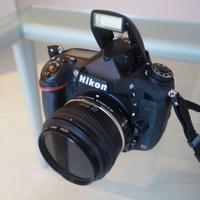 Nikon D610 con obiettivo Nikkor 50 mm