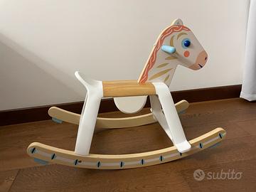 Cavallo a Dondolo in Legno