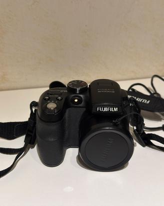 Fotocamera Fujifilm  Finepix s1000 FD