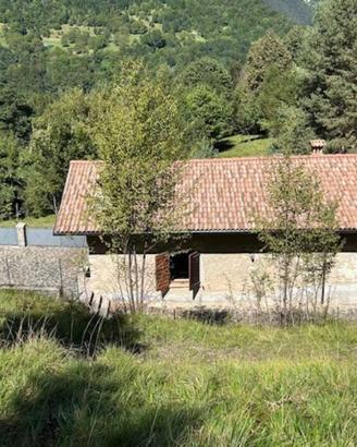 Rustico / Casale di 130 m² con 5 locali e box auto
