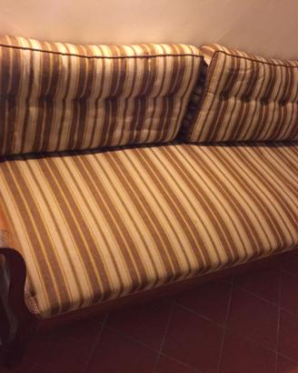Divano in filaticcio lucchese chaise longue