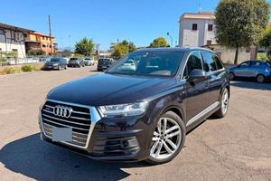 Audi Q7 quattro S-line