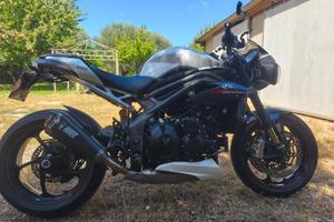 speed triple 1050 rs triumph