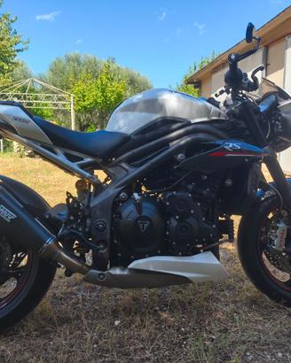 speed triple 1050 rs triumph