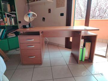 scrivania 150x65/70 consegna entro 50 km