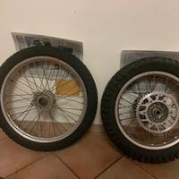 cerchi enduro con gomme  semi tacchettate