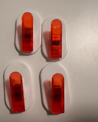 Gancio adesivo